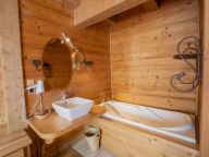 Chalet Le Noisetier with outdoor whirlpool-25