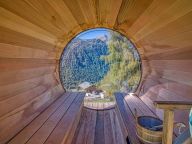 Chalet Les Oisillons with outdoor sauna-23
