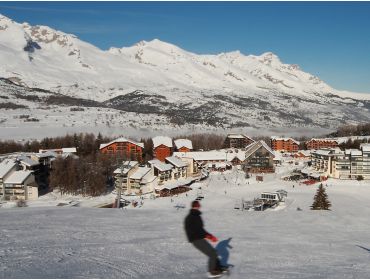 Ski village Friendly winter sport village; connected to the ski area Superdévoluy-6