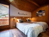 Chalet Lacuzon with private sauna-10