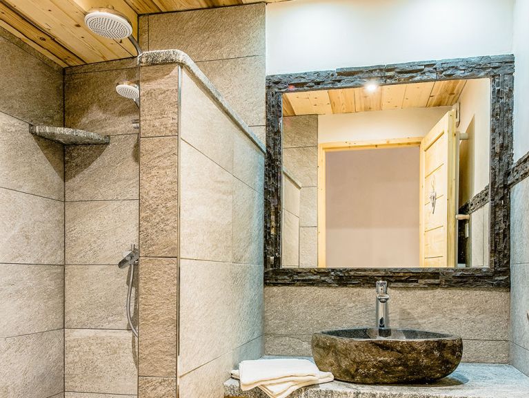 Chalet Le Pré Suzette, with sauna and outdoor whirlpool