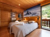 Chalet Lacuzon with private sauna and whirlpool-12