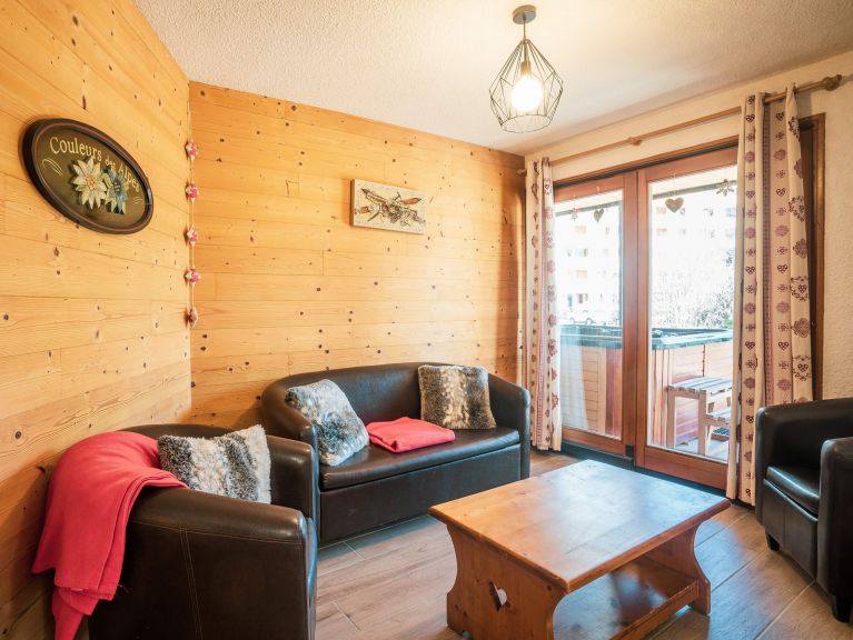 Chalet Sabot de Venus with outdoor hot tub