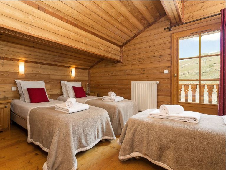 Chalet de L'Altiport Type DGA e.g. Anika