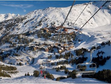 Ski village: Arc 2000-1