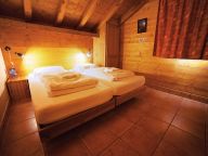 Chalet In de Wolken catering included with sauna and whirlpool bath-7