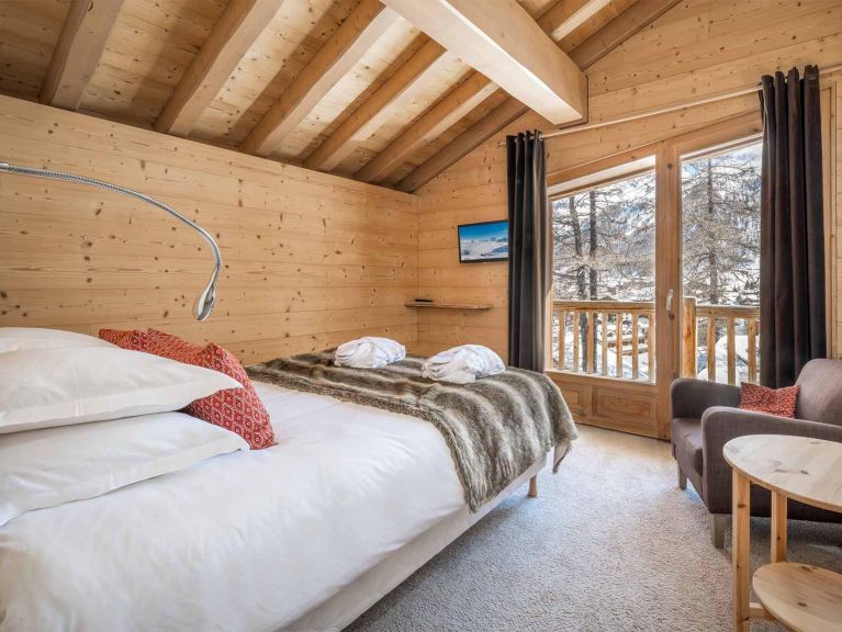 Chalet Acajuma Sunday to Sunday