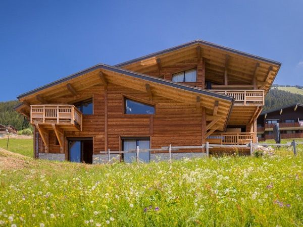 Chalet-apartment Le Savoyard with outdoor whirlpool