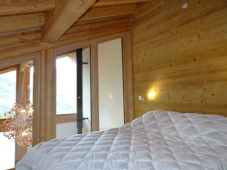 Chalet Caseblanche Susan with wood stove