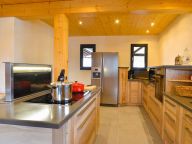Chalet Les Frasses with private sauna and outdoor whirlpool-6