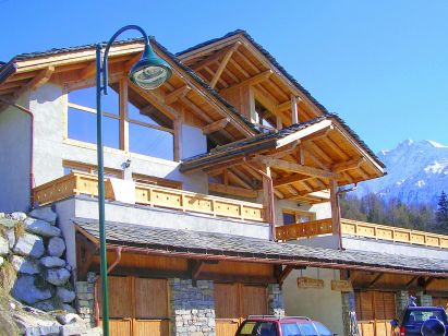 Chalet Piccola Pietra with a private sauna-1