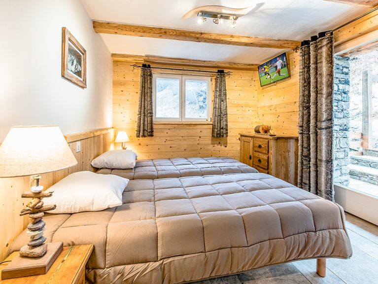 Chalet Le Pré Suzette, with sauna and outdoor whirlpool