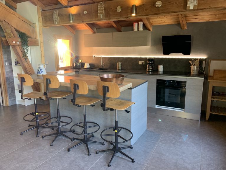 Chalet-apartment de Sarenne with outdoor whirlpool