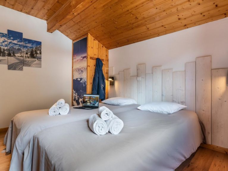 Chalet Lacuzon with private sauna and outdoor whirlpool
