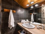 Chalet Lacuzon with private sauna and whirlpool-11