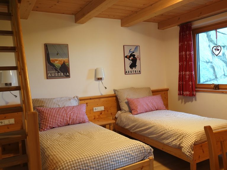 Chalet-apartment Alpenchalet am Wildkogel Kristall