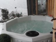 Chalet La Couqueille with outside-whirlpool-30