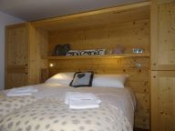 Chalet Caseblanche Pomme de pin with wood stove and sauna-9