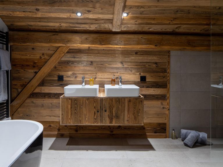 Chalet Ferme du Rys with outdoor whirlpool, Sunday to Sunday
