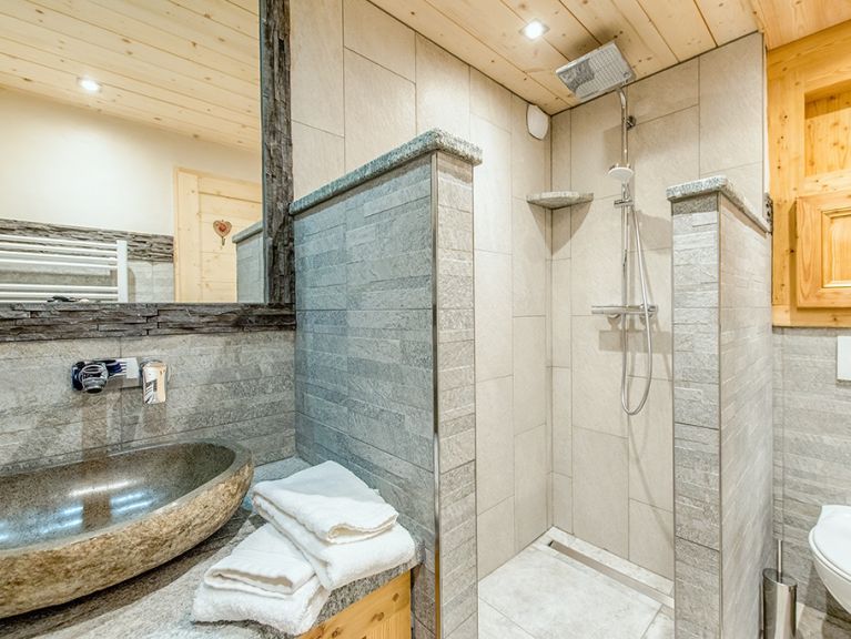 Chalet Le Pré Rene, with sauna and outdoor whirlpool