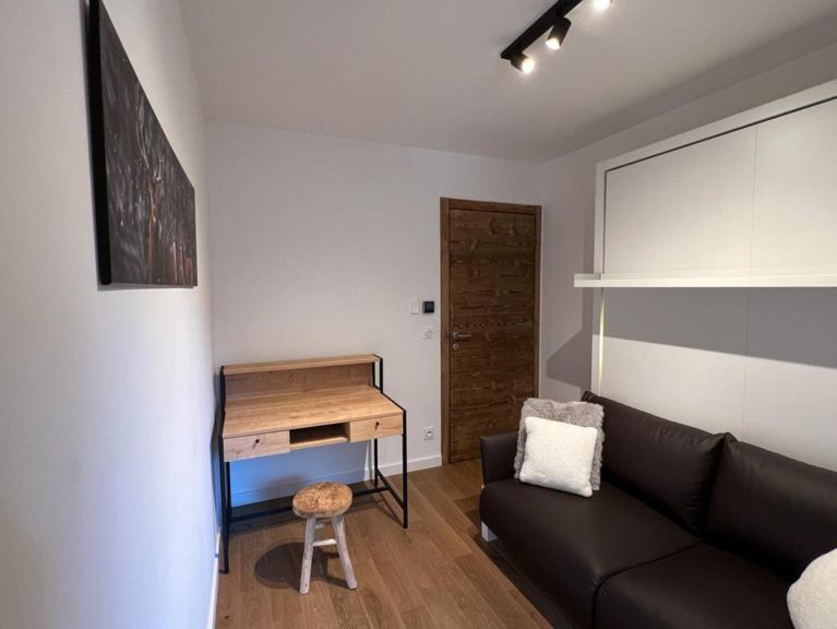 Apartment Quintessence