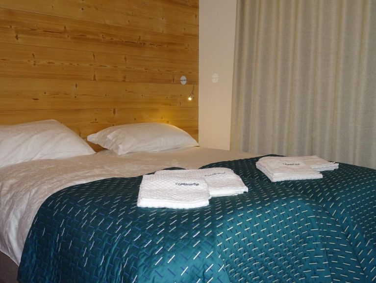 Chalet Caseblanche Pomme de pin with wood stove and sauna