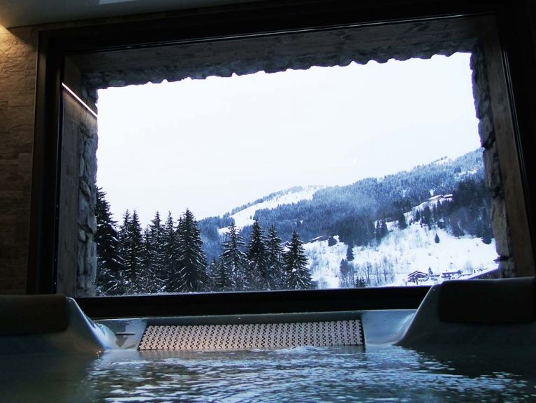 Chalet Adelphine with private whirlpool