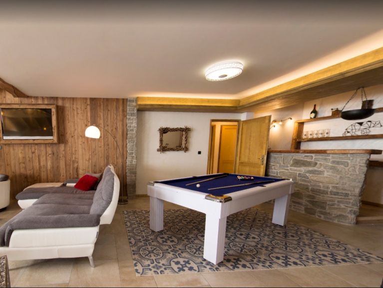Chalet Rainbow Sunday to Sunday
