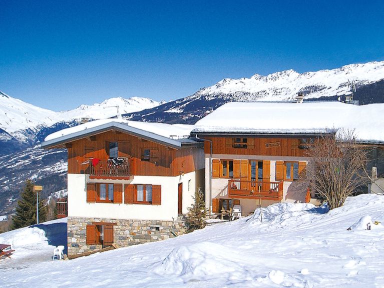 Chalet Les Violettes with private sauna