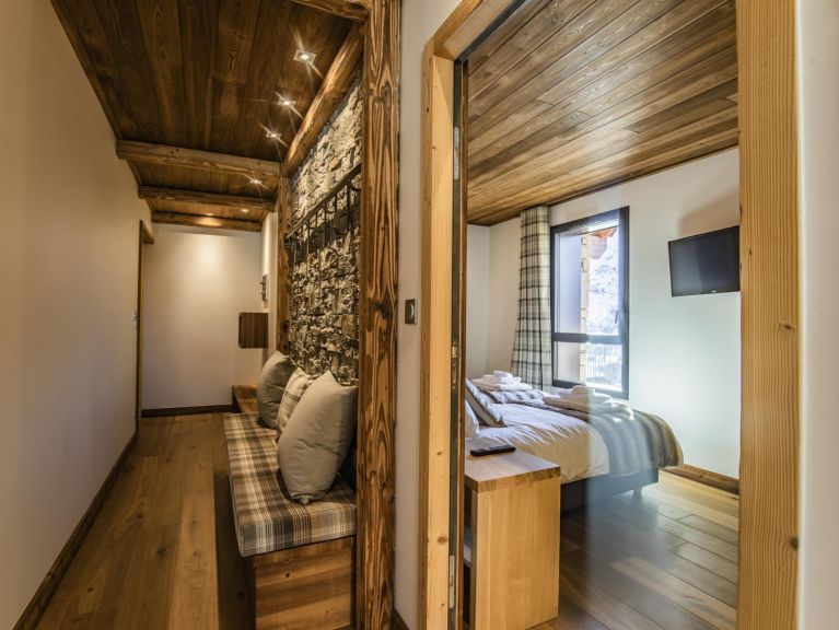 Chalet-apartment Lodge PureValley with private outdoor sauna