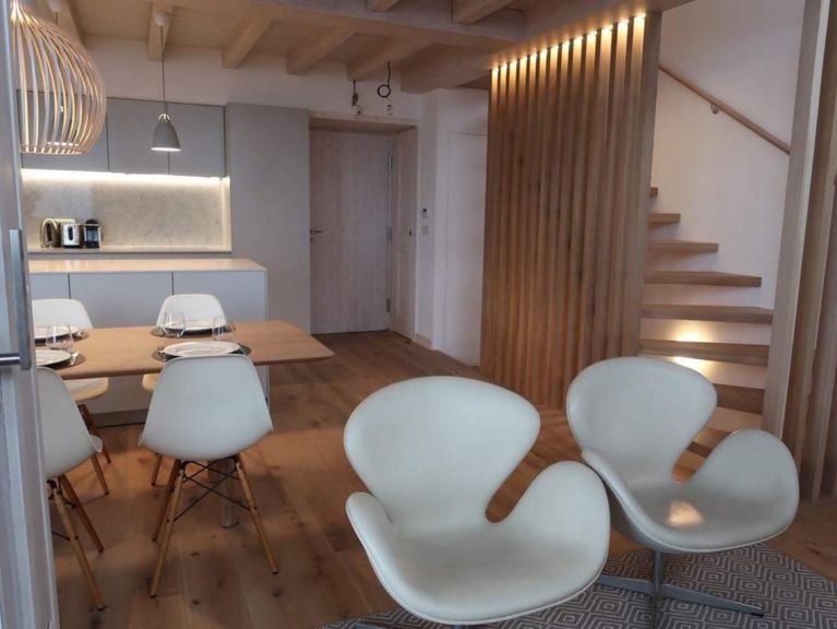 Chalet Caseblanche Retreat with wood burner and sauna