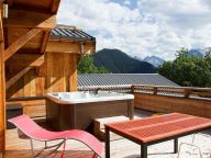 Chalet Nuance de Bleu with private sauna and outdoor whirlpool-10