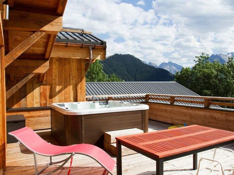 Chalet Nuance de Bleu with private sauna and outdoor whirlpool