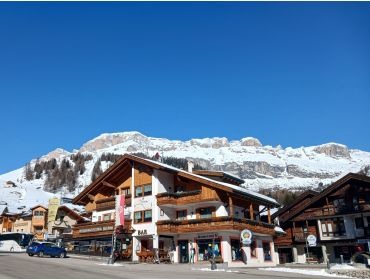 Ski village Quiet winter sport village, connected to the Sella Ronda-9