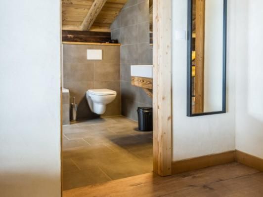 Chalet Les Bucherons with outdoor hot tub