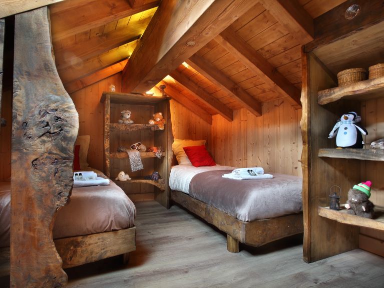 Chalet Purple Sunday to Sunday