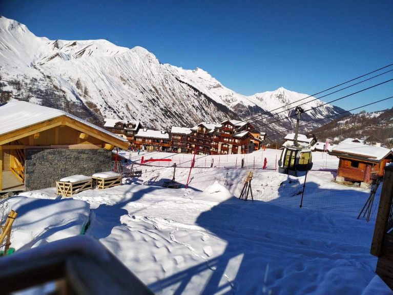 Chalet Caseblanche Retrouvailles with wood stove