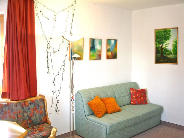 Apartment Am Dorfplatz Nr. 9