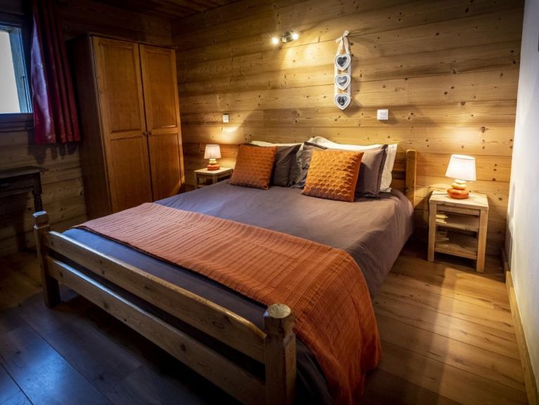 Chalet du Cocoon Pierra Menta 1 with sauna and shared outdoor hot tub