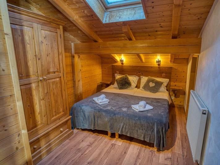 Chalet Les 2 Vallees with outdoor whirlpool and sauna