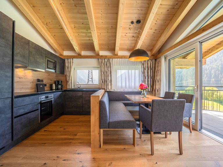 Chalet-apartment Pettneu Top 4