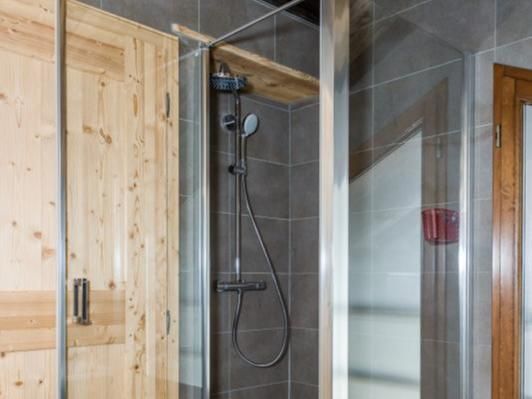 Chalet Les Bucherons with outdoor hot tub