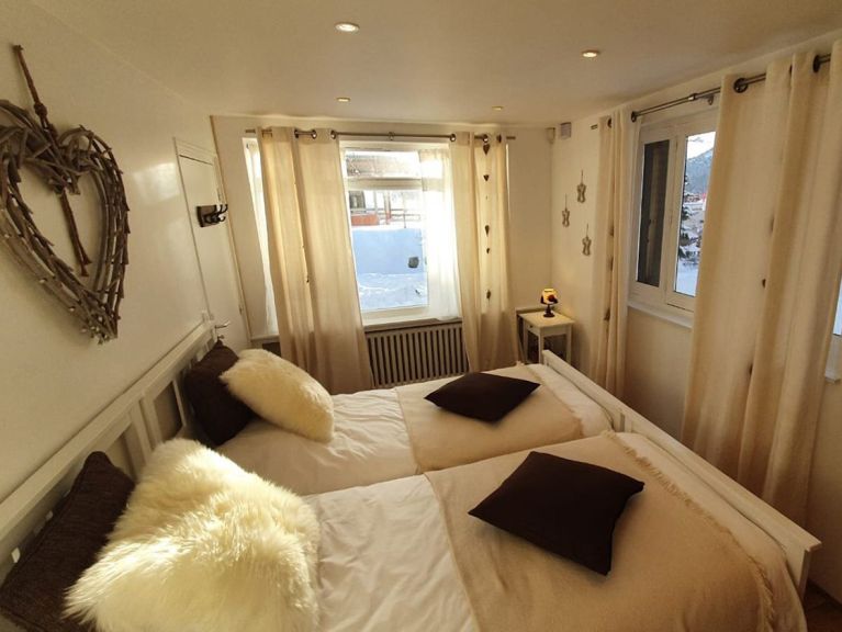 Chalet Le Vieux Logis Sunday to Sunday