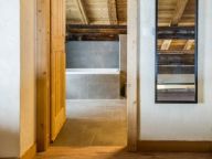 Chalet Les Bucherons with outdoor hot tub-20