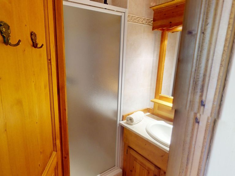 Chalet-apartment Les Arolles