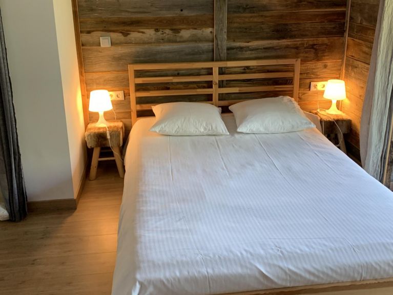 Chalet-apartment de Louis with outdoor whirlpool