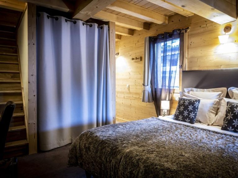 Chalet du Cocoon Pierra Menta 1 with sauna and shared outdoor hot tub