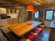Chalet Les Oisillons with outdoor sauna-8