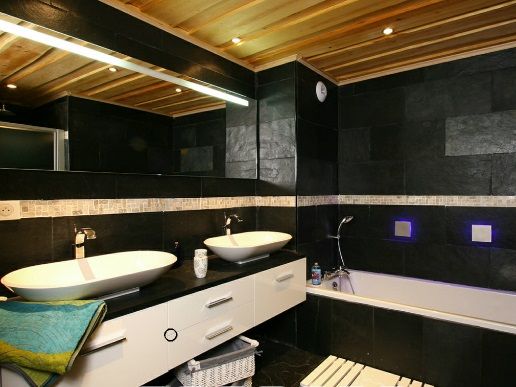 Chalet Leslie Alpen with sauna and whirlpool bath
