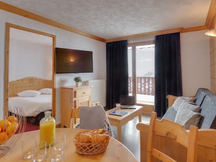 Chalet-apartment Les Chalets de L'Adonis with cabine